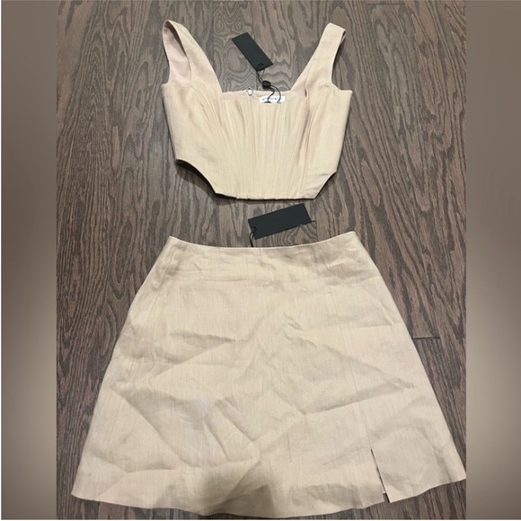 NWT Gianni Bini Beige Two-Piece Set size 0 - Picture 3 of 9